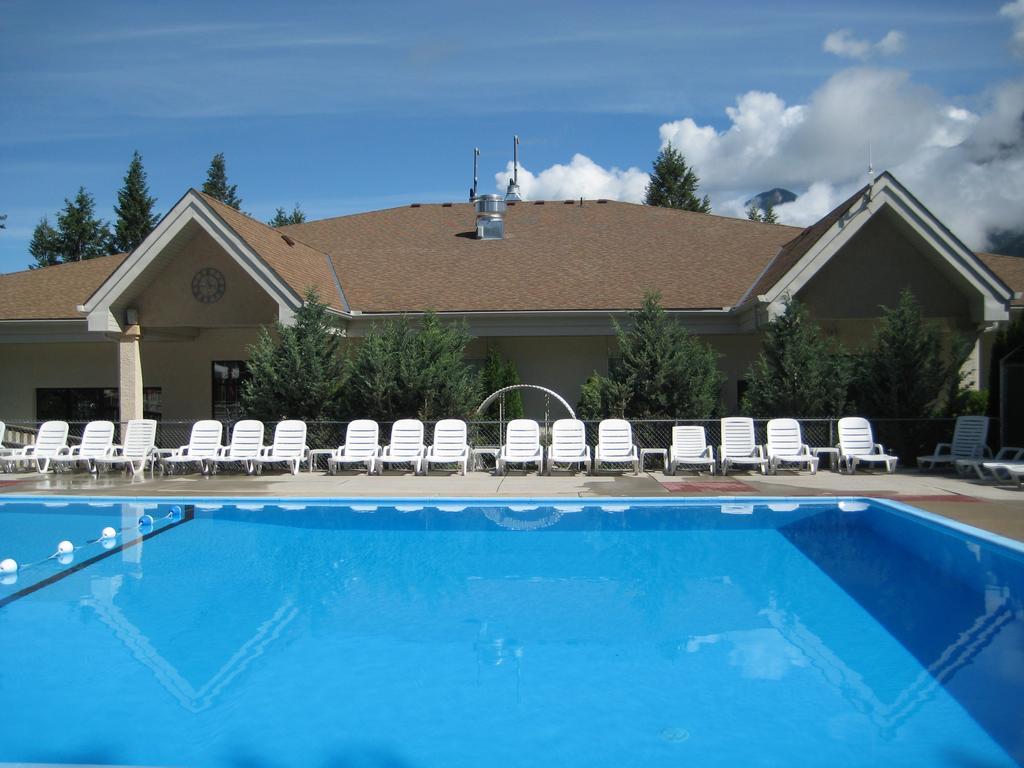 Radium Valley Vacation Resort Invermere Exterior photo
